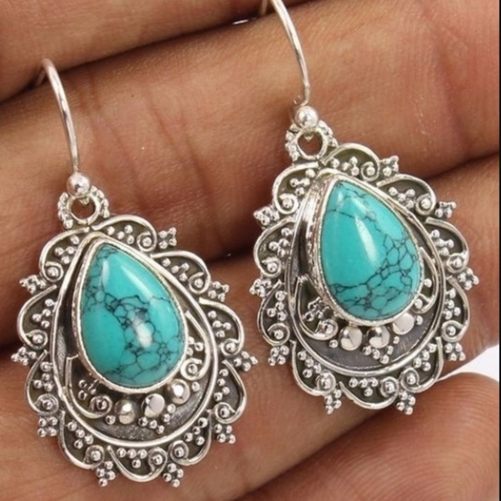 NWT Silver Plated Turquoise Dangle Earrings